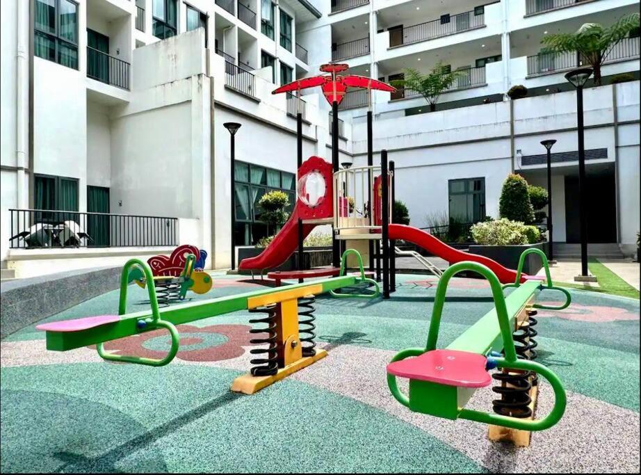 Hello Kitty Homestay - Cameron Highlands - Spacious Studio - Perfect For Families - Sleeps 4 And Baby タナ・ラタ エクステリア 写真